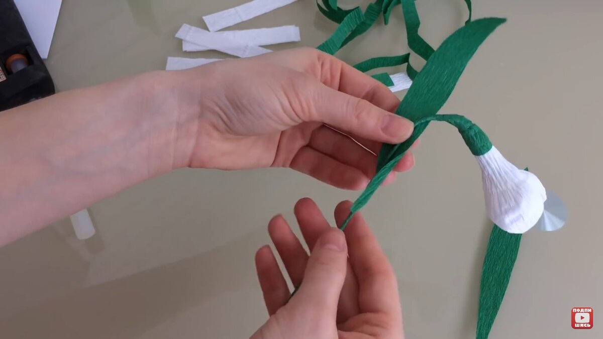 Подснежники из гофрированной бумаги своими руками на подарок