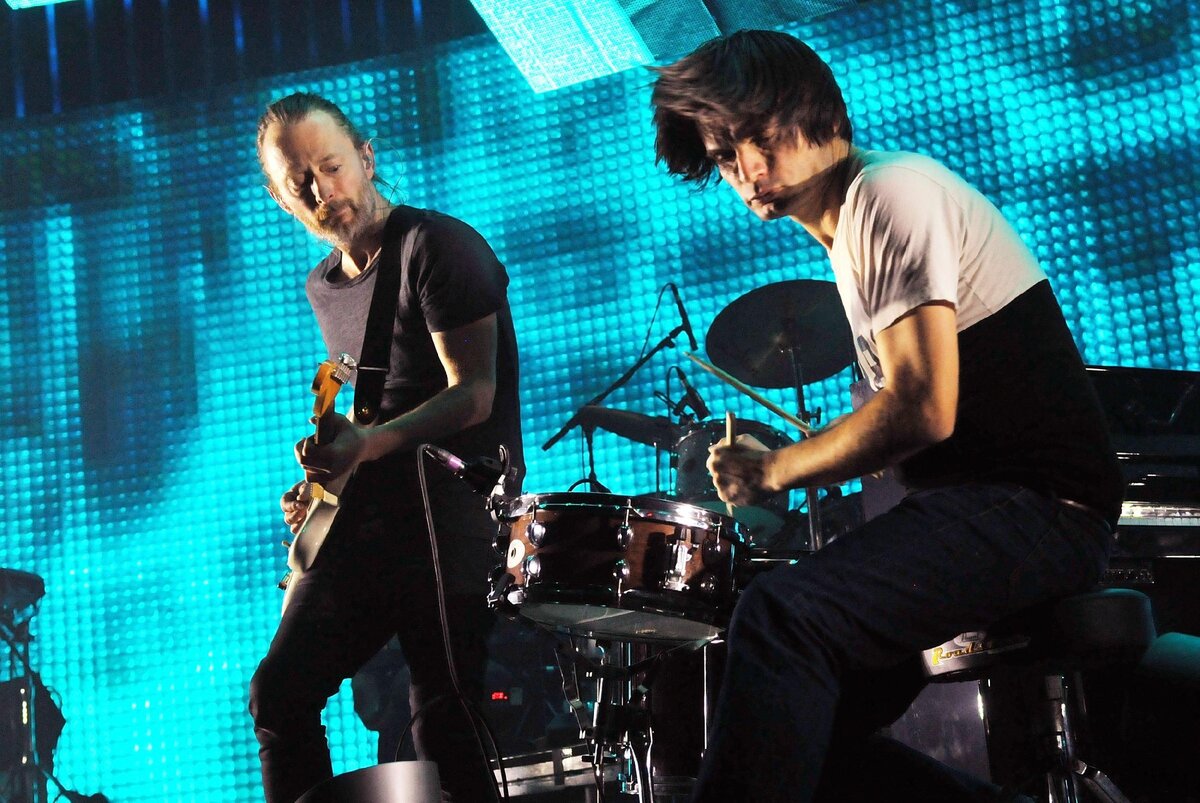 фото: https://www.independent.co.uk/arts-entertainment/music/news/radiohead-how-to-get-tickets-to-the-bands-2016-world-tour-a6938246.html