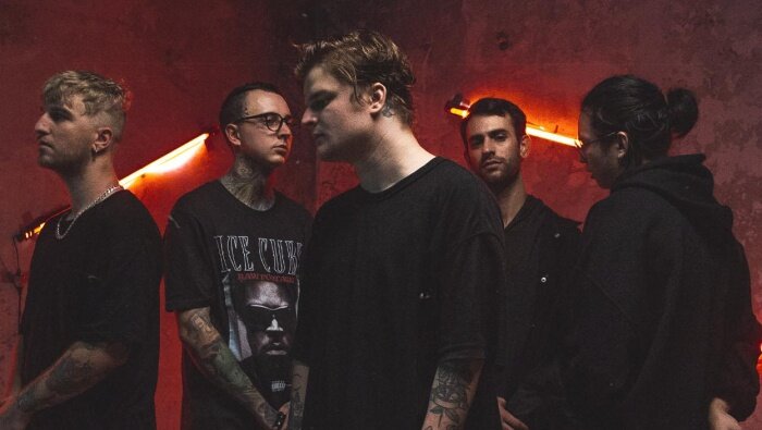 Группа в полном составе