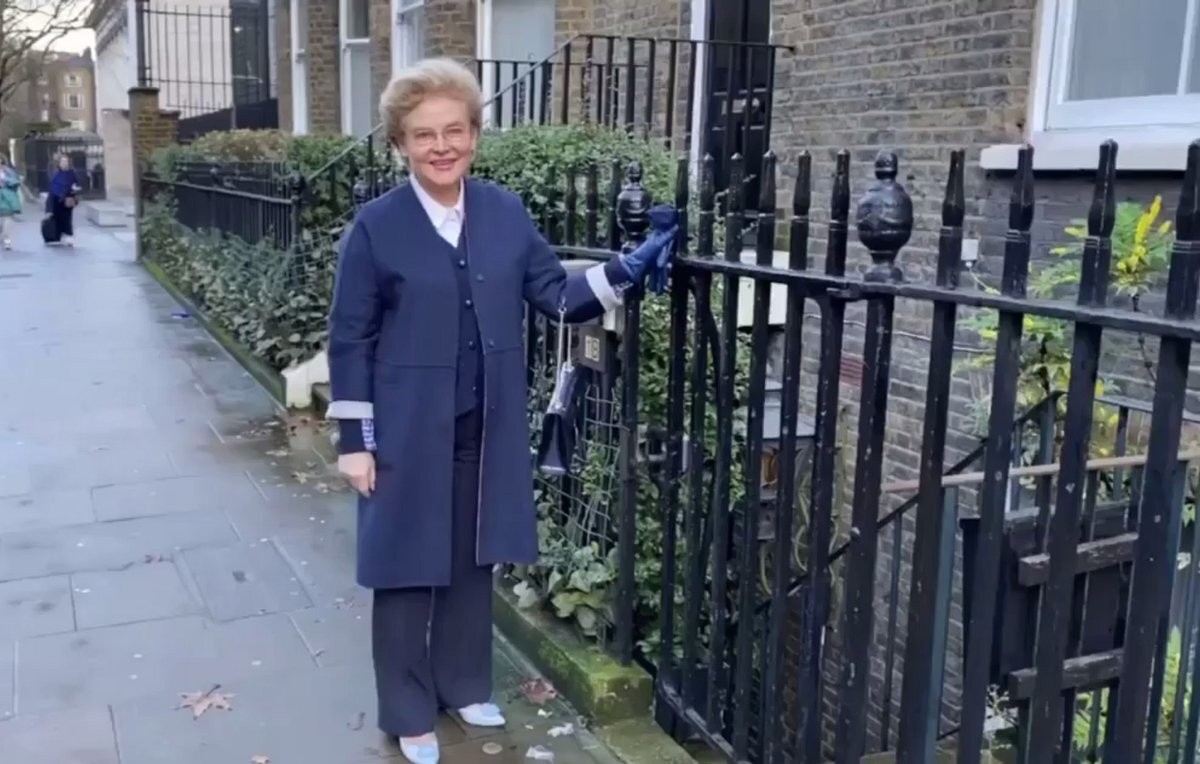 источник - https://pbs.twimg.com/media/EMdFC31XsAEzWQ0.jpg