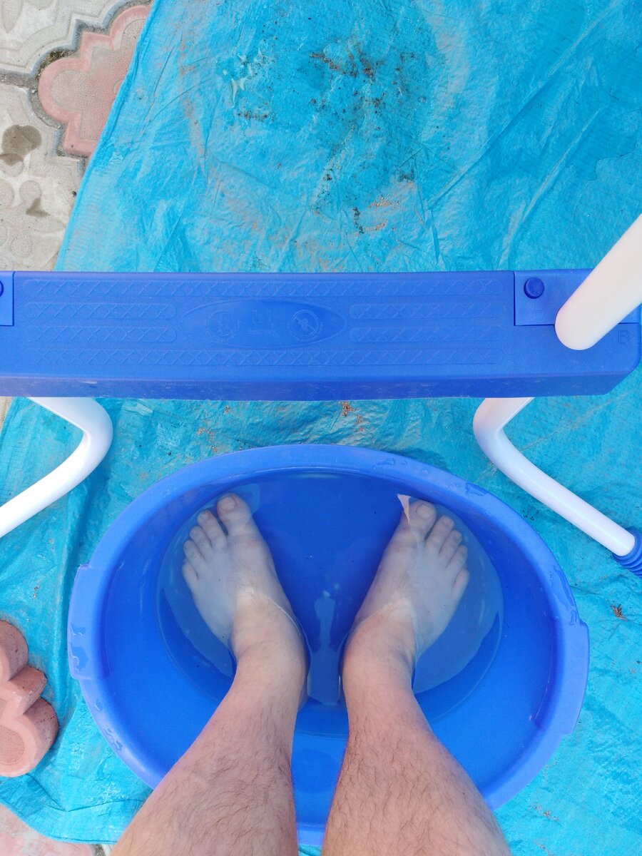 тазик перед бассейном