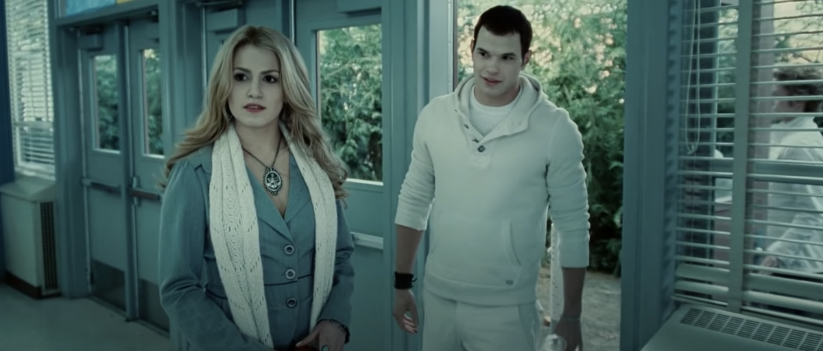 The prettier she got. Дивергент цитаты. The prettier she got. Люси бойнтон я прелесть. Прелесть живущая в доме.