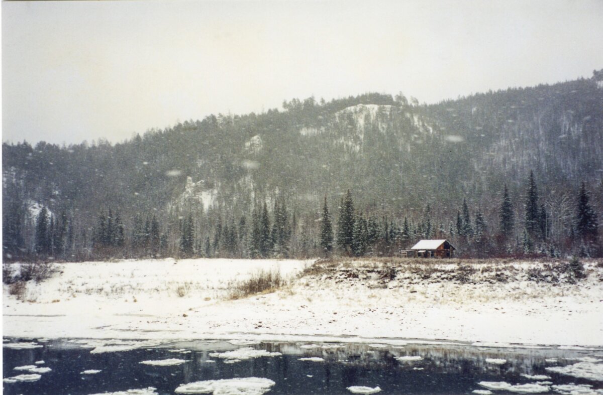 Заимка на берегу реки Лена 2001 г.