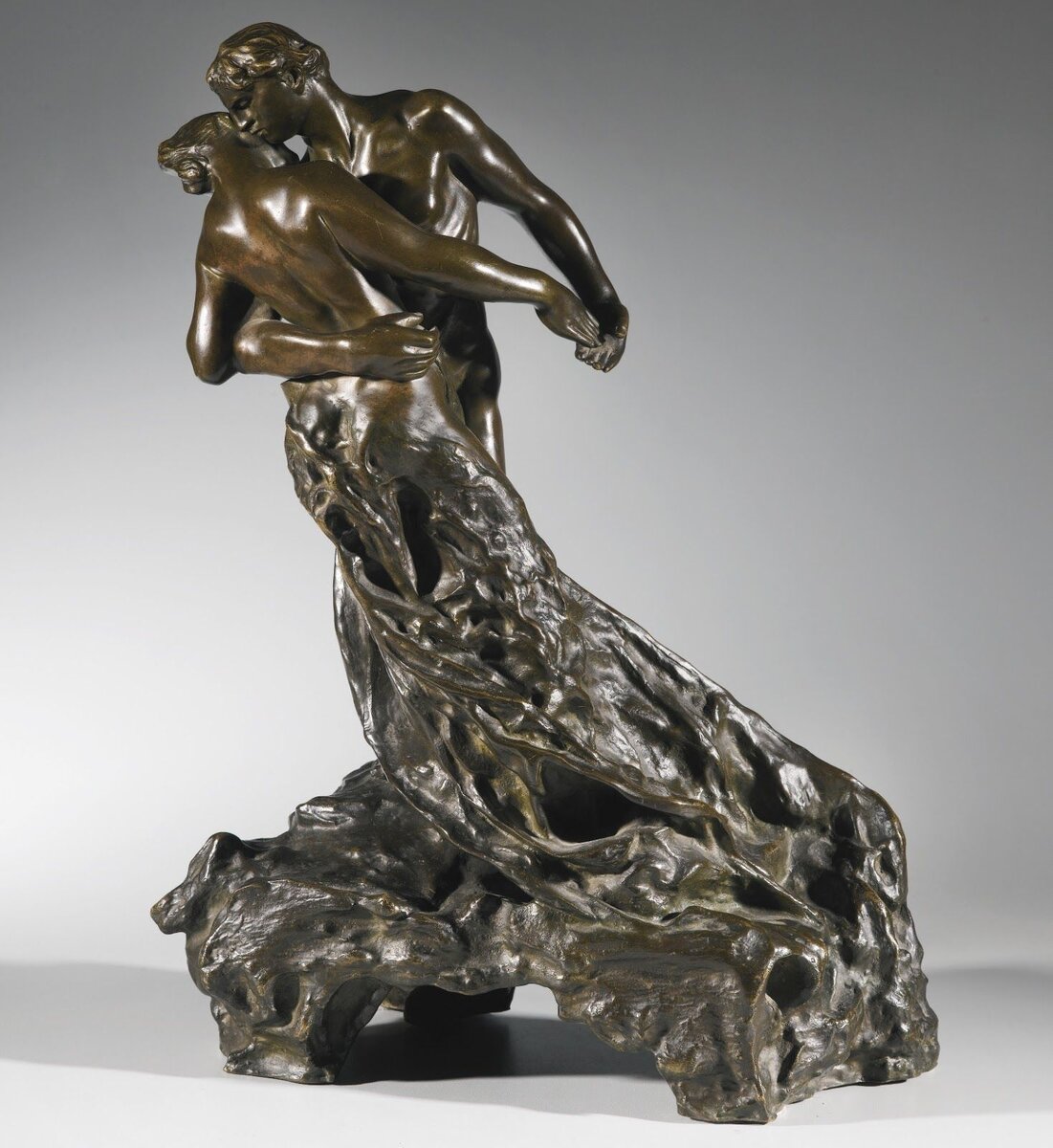 Знаменитый бронзовый "Вальс". Как ни странно, эта скульптура тоже часто приписывается Родену, хотя здесь его и рядом уже не было. 