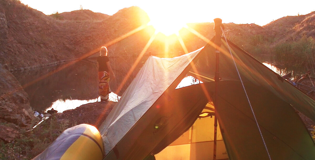 Наша стоянка на озере во время заката