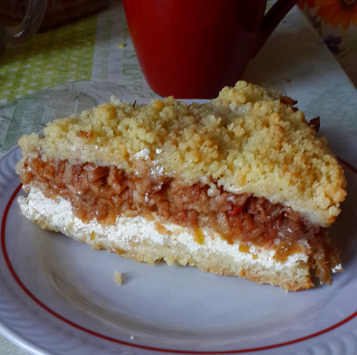 яблочный пирог с творогом и меренгой