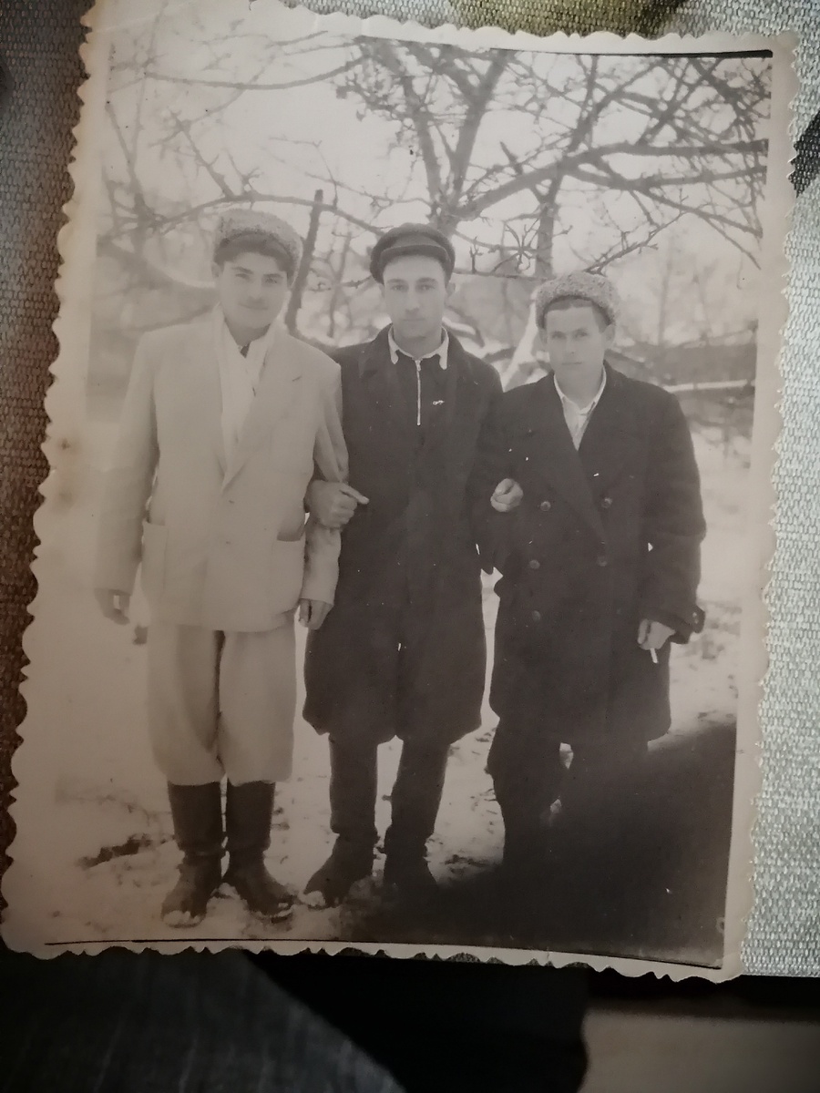 Фото из личного архива автора. Кто-то из этих парней, один из тех мальчишек. Мамочки нет, а информация утеряна. 