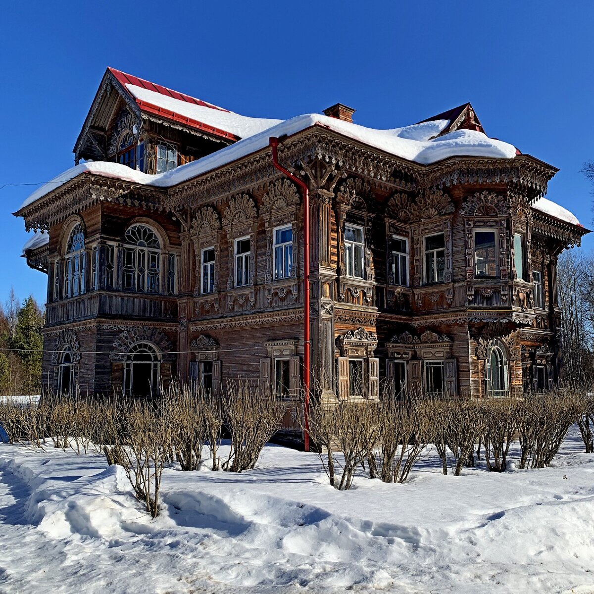 Терем Ивана Поляшова в деревне Погорелово Костромской области
