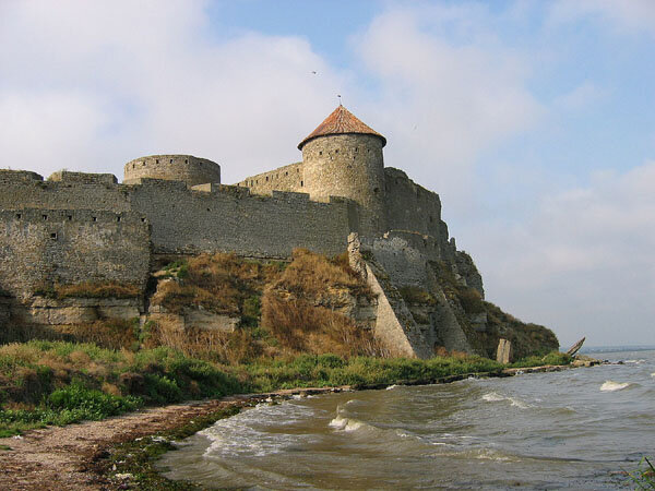 Бе́лгород-Днестро́вский (укр. Білгород-Дністровський) — город на берегу Днестровского лимана в Одесской области. Административный центр Белгород-Днестровского района, тут находится самое большое на Украине фортификационное сооружение — Белгород-Днестровская крепость. Расстояние до Одессы — 86 км, до Киева — 463 км. 
