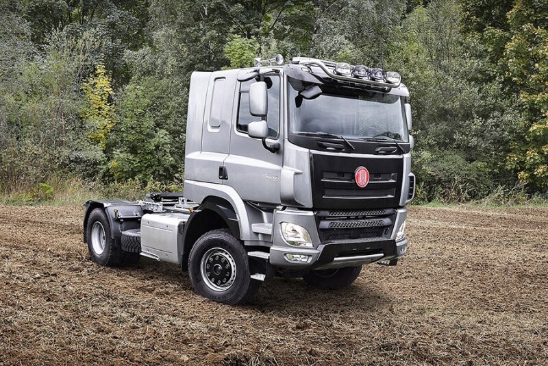 Татра седельный. Татра Феникс тягач. Татра Феникс самосвал. Самосвал Tatra t158-8p5r46. Татра Феникс 8х8 седельный тягач.