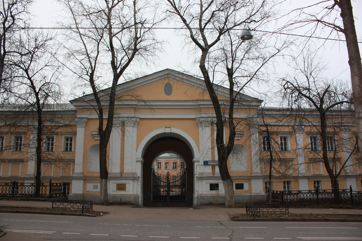 Лефортовский дворец в москве фото