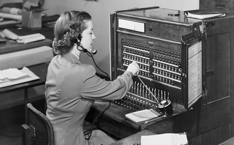 Телефонистка на телефонной станции