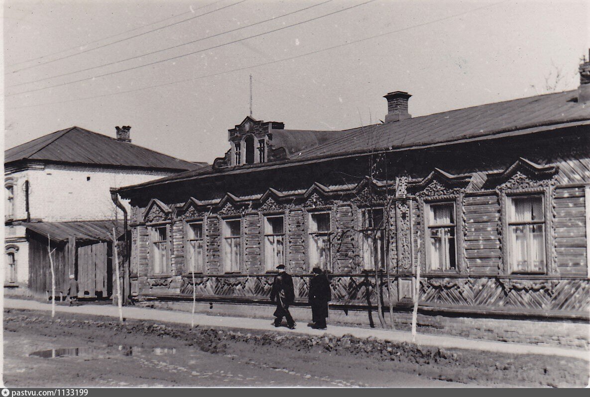 А так он выглядел до революции