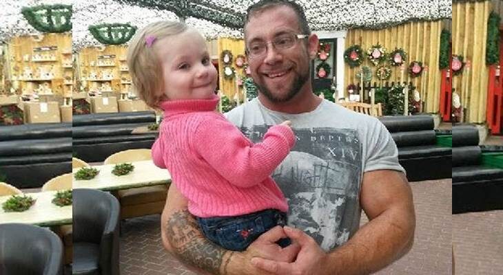 Она родилась с большим родимым пятном на ногах. И первый же выход в свет в шортах показал, что окружающие люди не готовы воспринимать это как должное и начинают втихаря шептаться. 