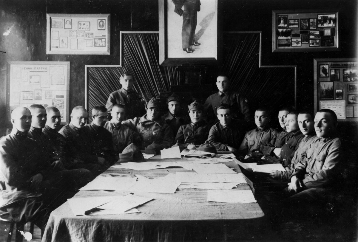 Правый угол, в торце. Середина 1920 гг.
