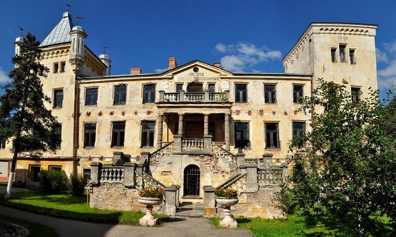 имение, похожее на Пылду Воеводиных в Латгалии.