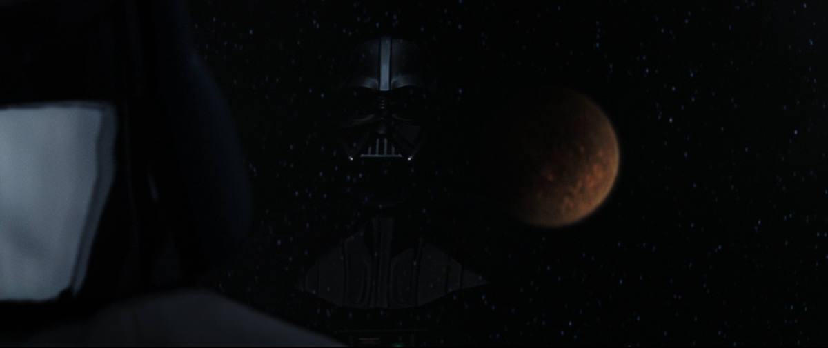 тёмный владыка обязан быть эффектным... и даже немножко позёром