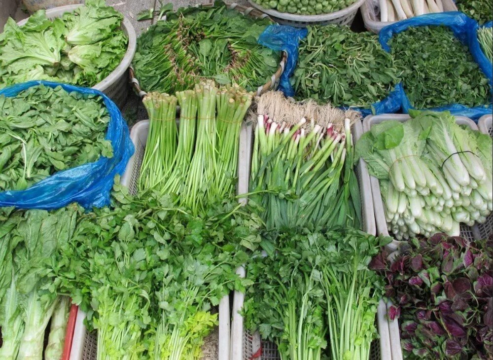 В магазинах и ранках вы найдете самую разнообразную зелень, пользу которой для организма трудно переоценить. 