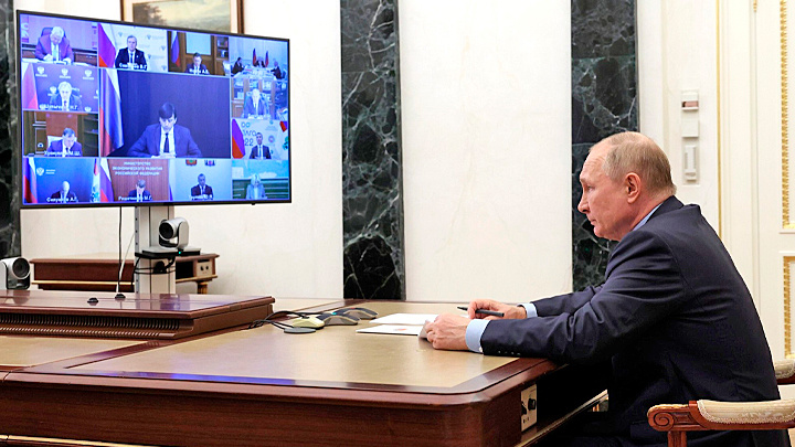 СОВЕЩАНИЕ ПРЕЗИДЕНТА С ЧЛЕНАМИ ПРАВИТЕЛЬСТВА (В РЕЖИМЕ ВИДЕОКОНФЕРЕНЦИИ). ФОТО: KREMLIN.RU