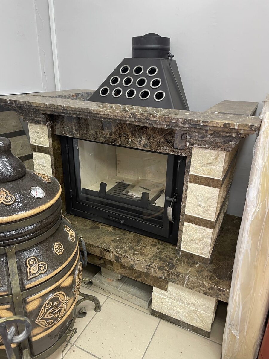 У нас в магазине на Вполье Madeira Dora Emperador с мраморной балкой пристенная