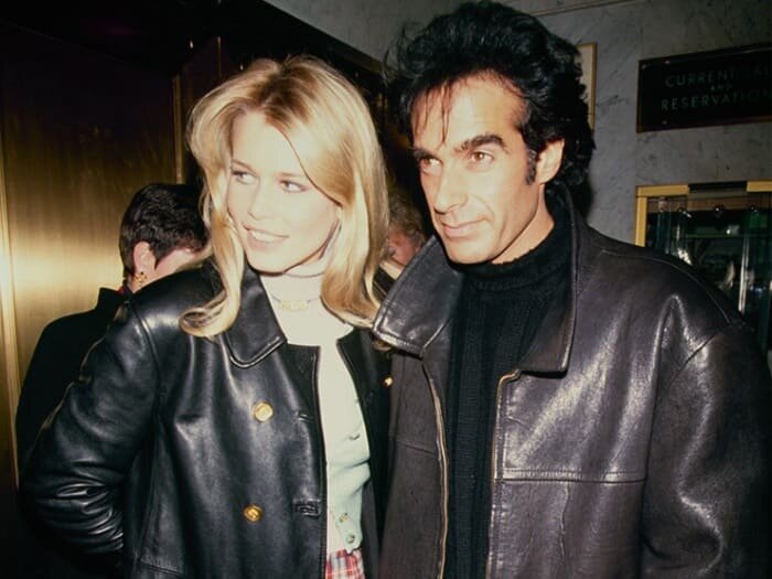 Говорят Дэвид платил Клаудии 50 000 в день за то, что она изображала его девушку