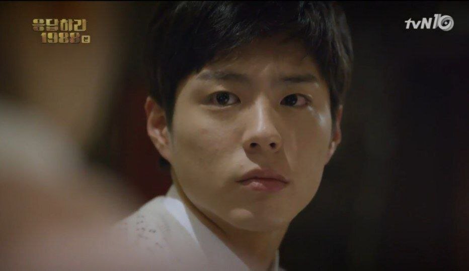 Кадр из дорамы "Ответ в 1988" (2015)