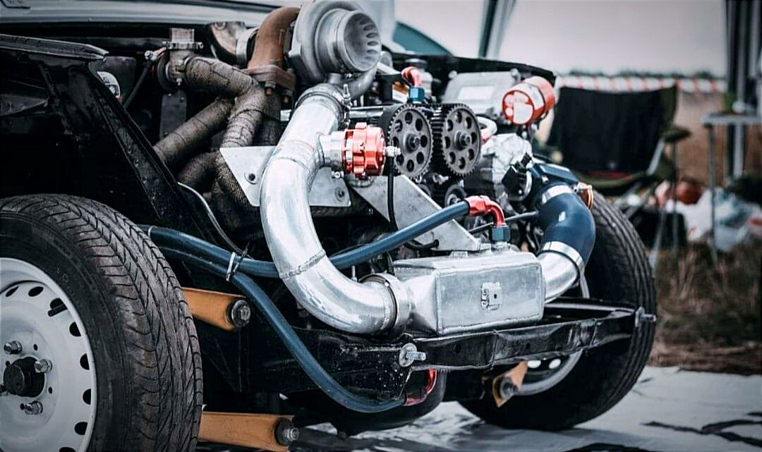 Р-р-р! 🦁 Все фотографии "суперкара" взяты с группы ВК "Авторынок Поволжья | Авто Ниже Рынка" и обработаны автором