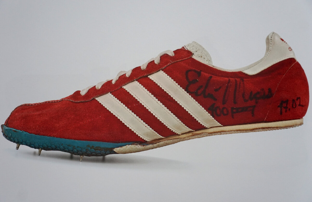 Модели адидас 2025. Адидас старые модели. adidas модели. кроссовки адидас модели 80-х годов. adidas модели бутс старых моделей.