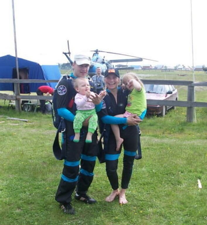 Семья парашютистов