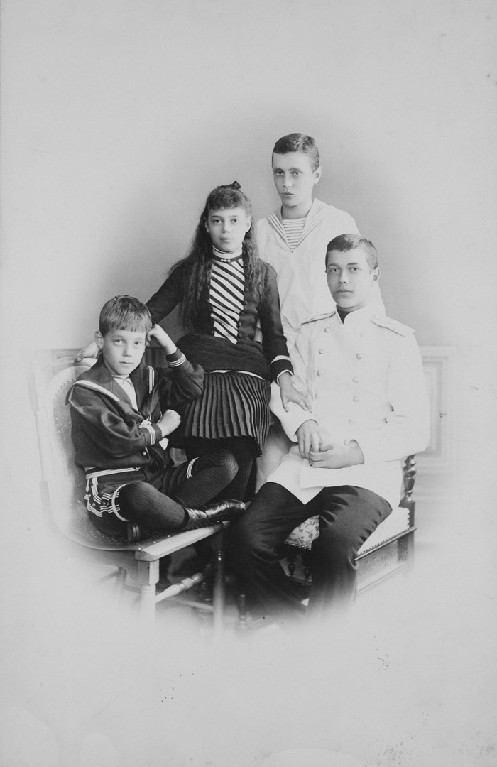 Ксения с братьями