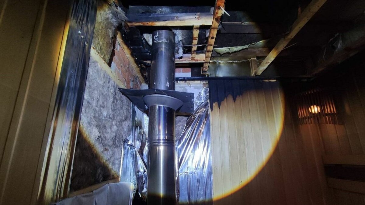     Семь раз выезжали на пожары спасатели Удмуртии в минувшие выходные. Чаще всего горели бани, но самый серьезный пожар произошел в жилом доме в селе Кизнер, где 29 января загорелся жилой двухквартирный дом.