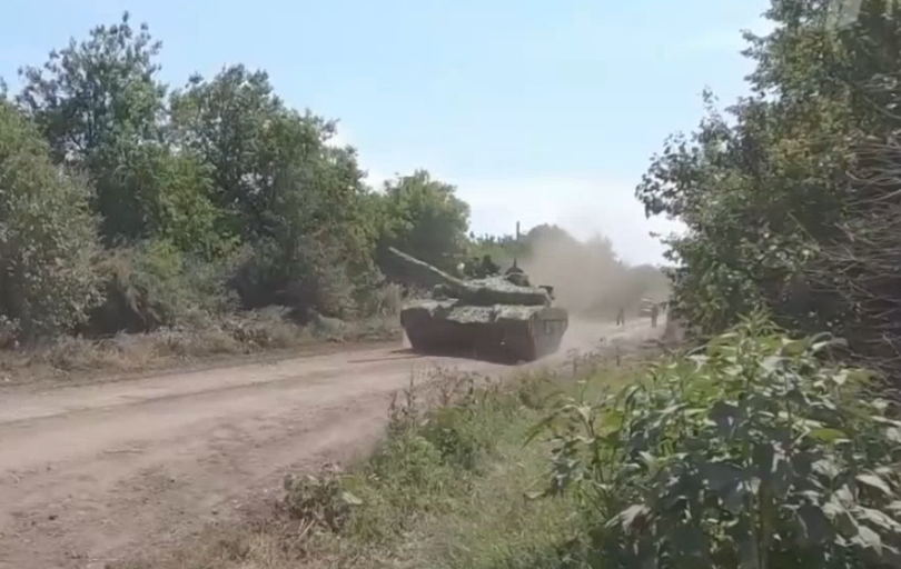 Танк алеша википедия. Танк Алеша. Уничтоженные танки Алеша. Танк Алеша экипаж.