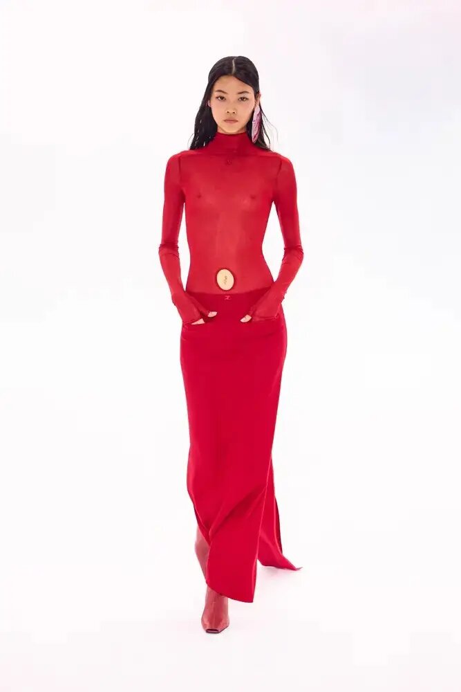 Красное платье от Courrèges осень-зима 2023-2024 