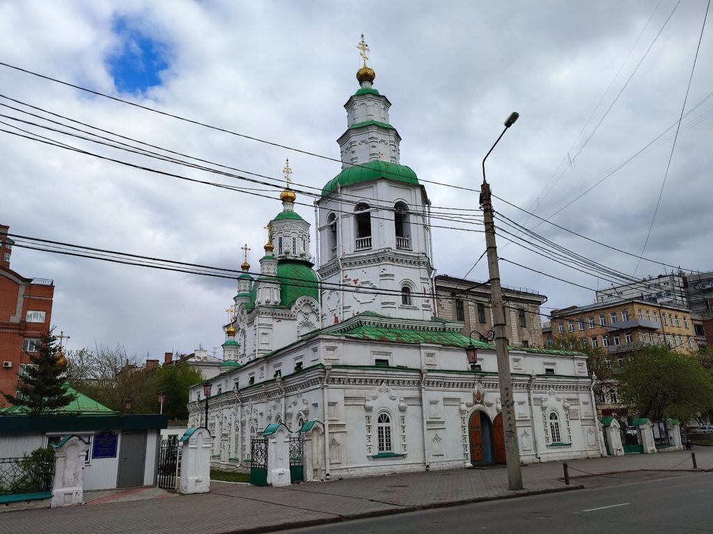 Покровский собор в Барнауле на Никитина