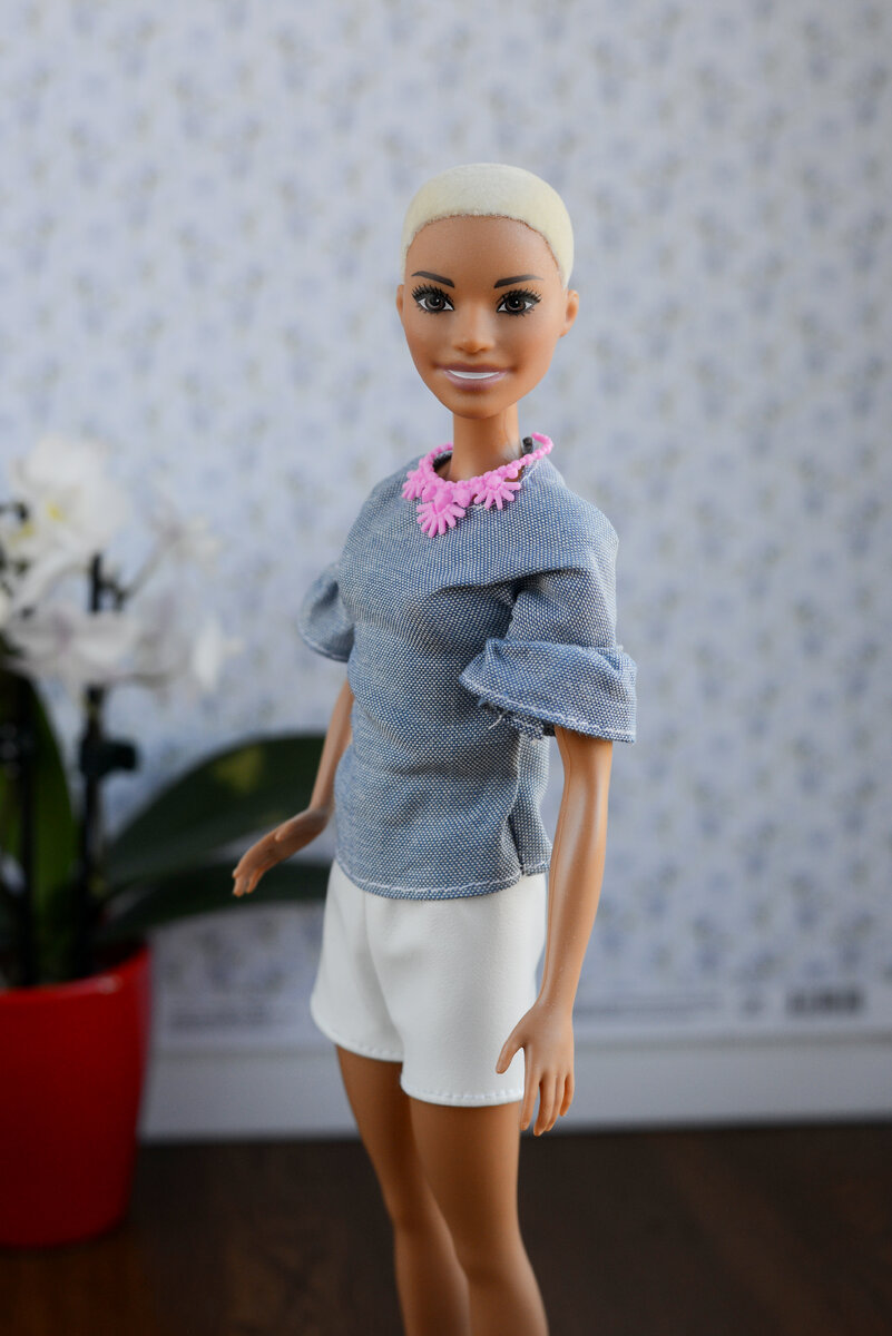 Barbie fashionistas doll 82 online