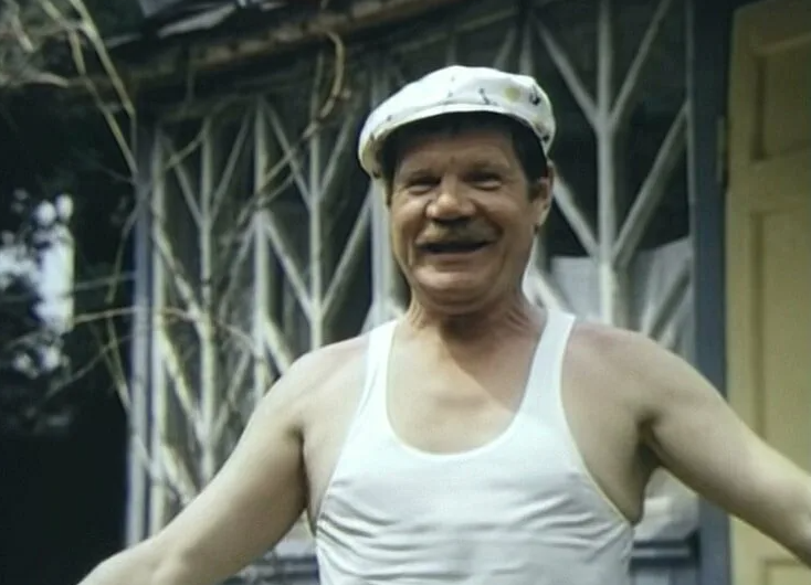 Михаил Иванович (Михаил Пуговкин), кадр из фильма "Лялька-Руслан и его друг Санька" (1980)