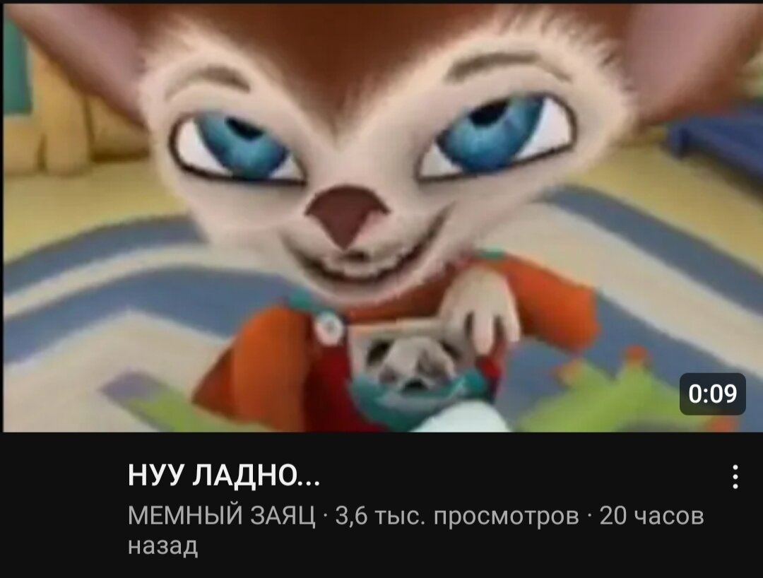 Вот эта женщина ради красива кадра запихнула себе в рот 😳 не съедобный блёсткий чтобы вы понимали