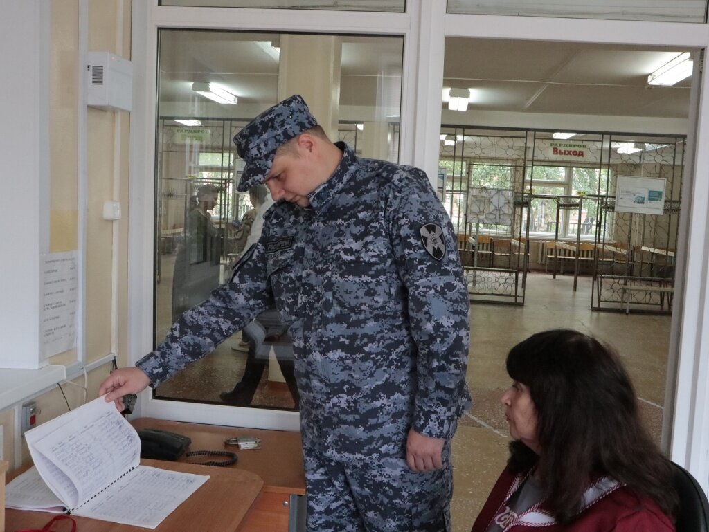 В Тверской области росгвардейцы к 1 сентября проверят 800 объектов образования