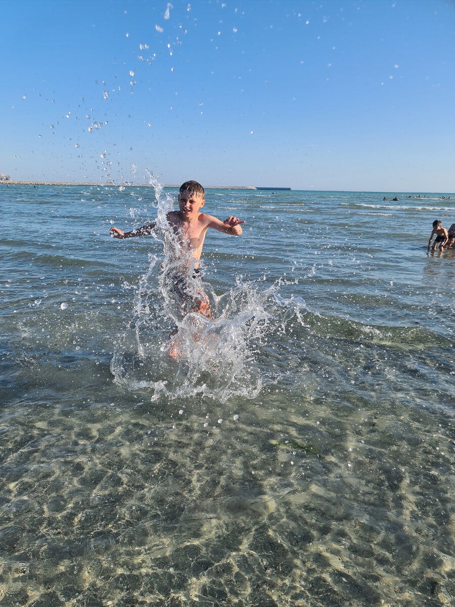 Старший сын на море, день первый) 