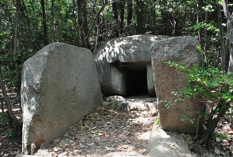 Дольмен Ishi-no-Hōden Kofun