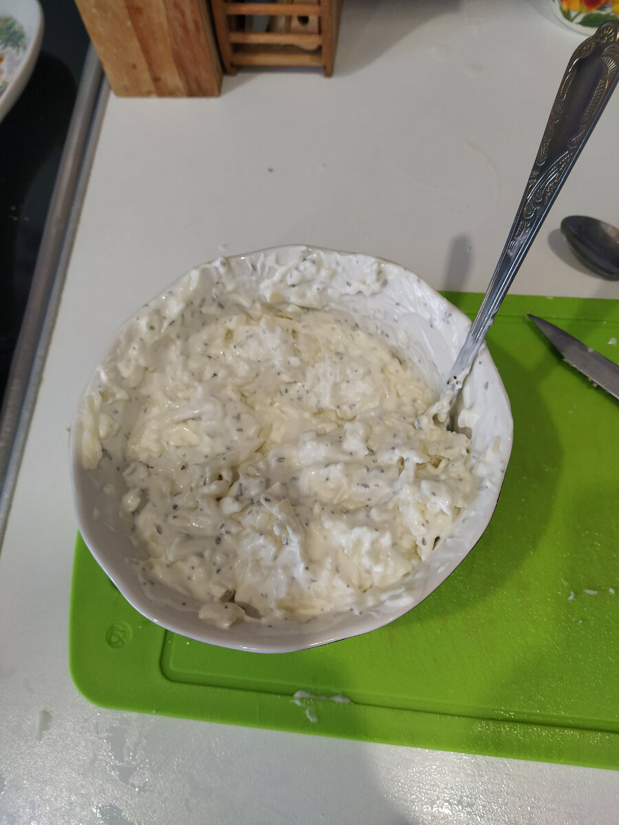 Майонезно-сметанный соус с чесноком