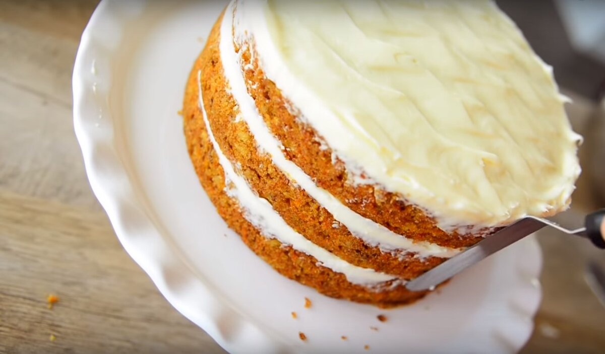 Рецепт торта со сливками и творожным сыром. Морковный торт с творожным сыром. Морковный торт с творожным кремом. Морковный торт с сырным кремом. Тори со сливочным сыр.