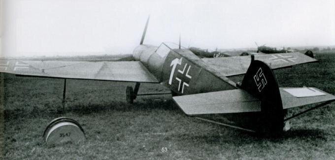 фанерный макет немецкого истребителя Bf-109.