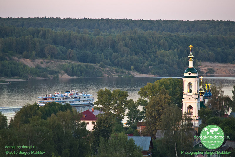 г. Плес. Вид на Волгу и Варваринскую церковь. 