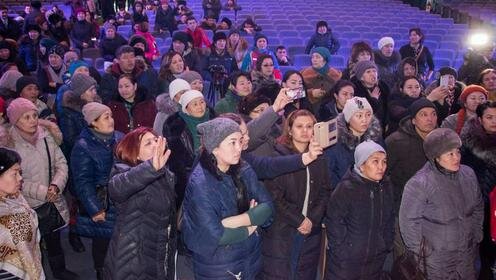 На встрече городских чиновников с многодетными матерями в Астане. Фото с сайта Informburo.kz