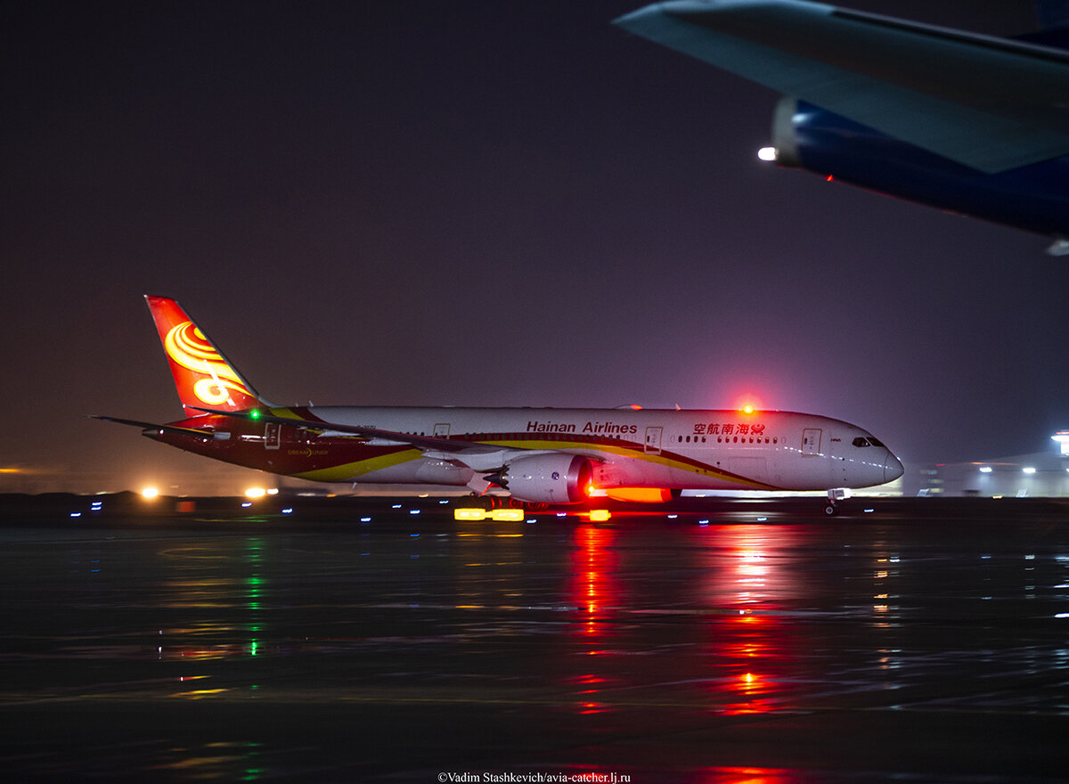 Полет пекин. Hainan Airlines Москва Пекин. Пекин с самолета. Аэропорт Пекин самолеты. Китайский лайнер.