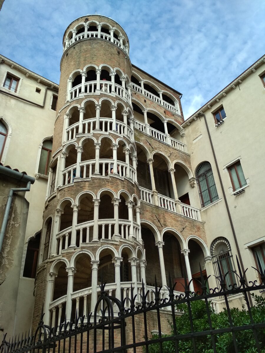 Palazzo Contarini del Bovolo