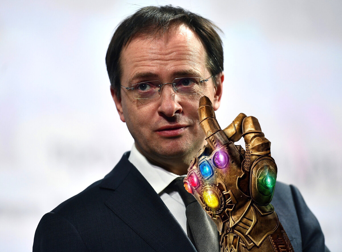 Один щелчок и прокат "Мстителей" улетает на на следующую неделю