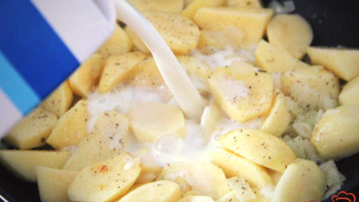 Картофель в молоке - кулинарный рецепт