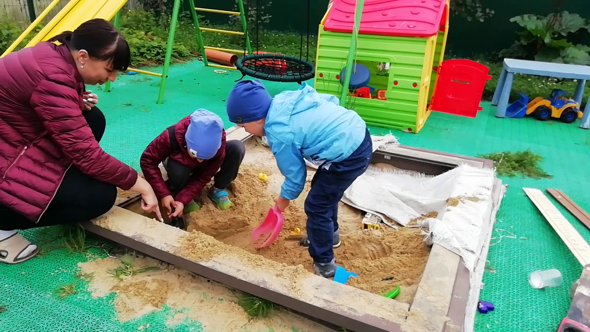 Интересно, когда квест затрагивает не только домашнее, но и уличное пространство.